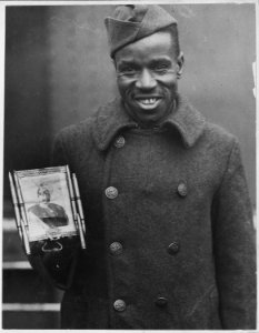 Kaiser's picture as a talisman. Corporal Fred McIntyre, known as Devil's Man, just returned with 36 . . . - NARA - 533516