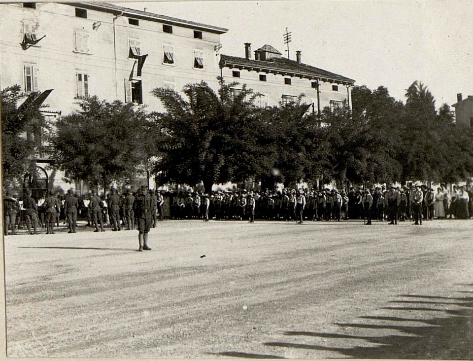 Kaiserfeier, Gottesdienst auf der Piazza d'Armi in Trient (BildID 15627958)