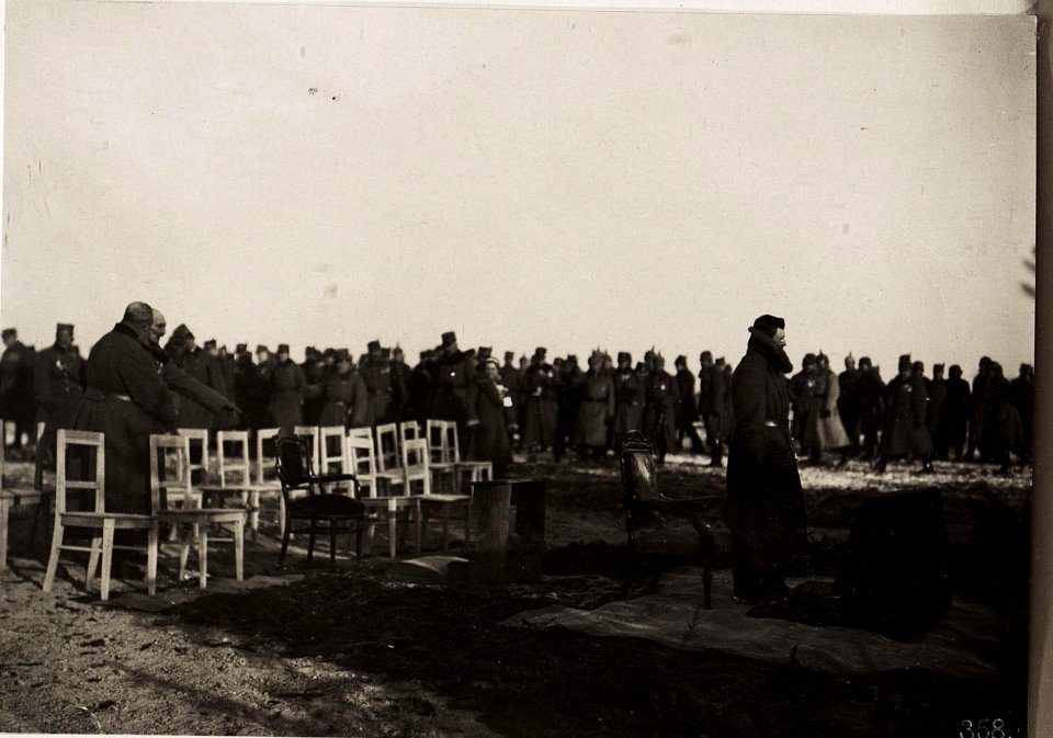 Kaiser Karl bei der Feldmesse in Wladimir Wolinsky (BildID 15704480)