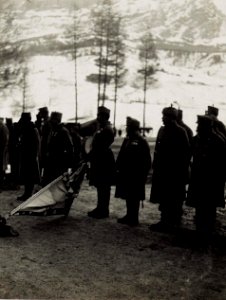 Kaiser Karl beim 14. Korps am 4.1.1916. Ausrückung in Stern, Gadertal. (BildID 15579643)