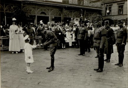 Kaiserin Zita-Tag in Baden, 13.5.1917 (BildID 15552842) photo