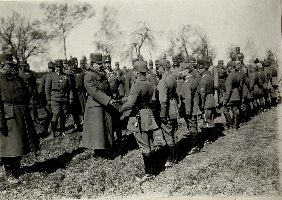Kaiser Karl I. besucht die 3. Armee im Raum von Majdan, in der westlichen Ukraine (BildID 15552772)