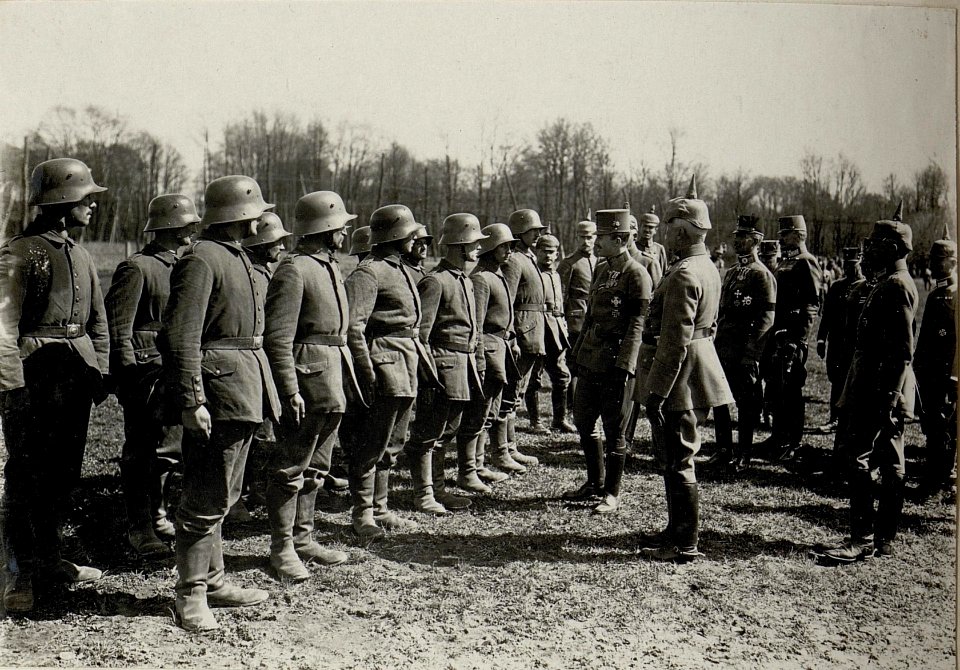 Kaiser Karl I. besucht die Armeegruppe Böhm-Ermolli in Busk (BildID 15552604)