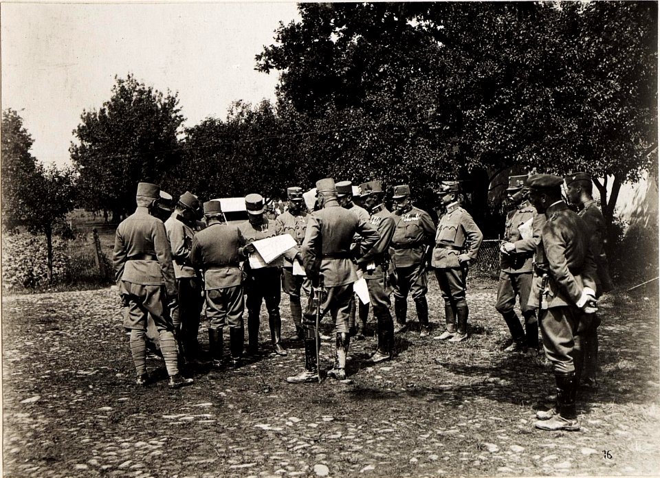 Kaiser Karl I. im Raum Snjatin am 29.7.1917 unmittelbar nach der erfolgreichen Gegenoffensive in Galizien (BildID 15566578)