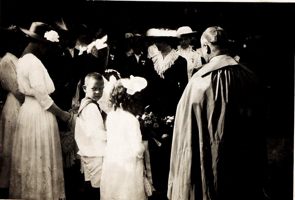 Kaiser Karl I. und Kaiserin Zita in Feldkirch am 5. Juni 1917. Karl bereiste vom 1. Juni 1917 bis zum 6. Juni 1917 die Isonzofront, Istrien, Kärnten und Vorarlberg (BildID 15565443)