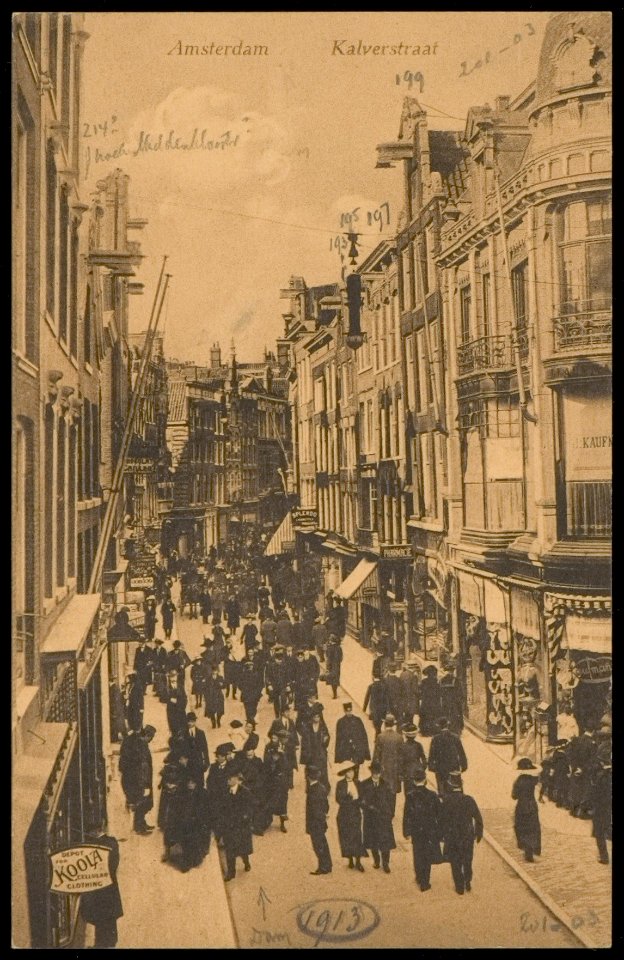 Kalverstraat gezien vanaf het Muntplein met rechts Kalverstraat 191-203, Afb PBKD00353000007