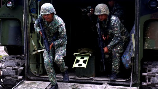 KAMANDAG 2017 Lima Co Conducts Training with Philippine Marines - Image 15 of 18
