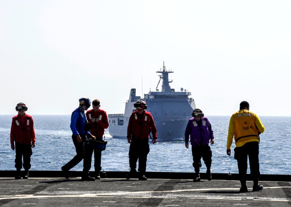 KAMANDAG 3 - BRP Davao del Sur seen from the USS Germantown 002