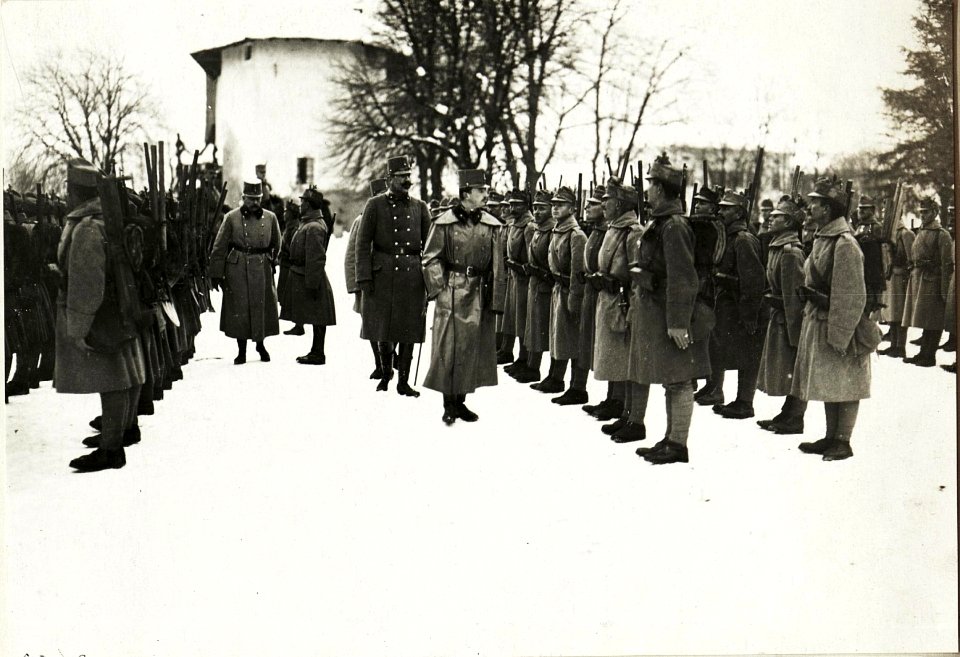 Kaiser Karl I,, Besuch in Tirol, Inspizierung der Truppe in Pergine (BildID 15415316)