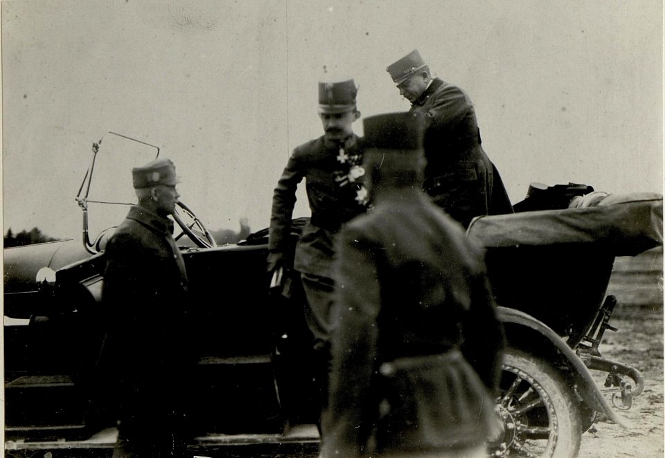 Kaiser Karl I. besucht das 9. Korps in Podhorce (BildID 15544335)