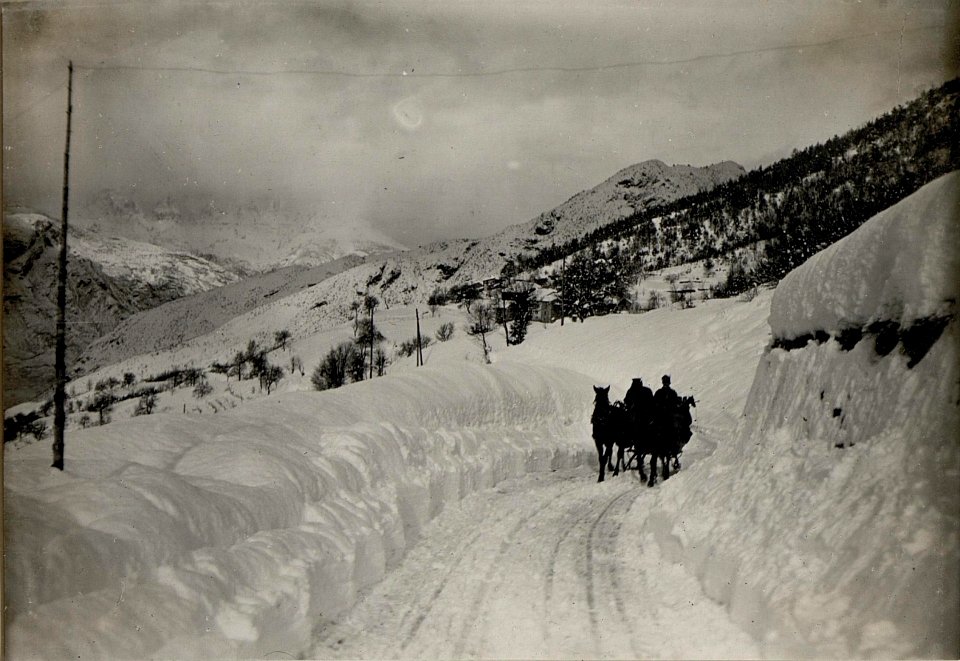 Kaiser Karl I. besucht das Plateau von Folgaria (Vielgereuth), 16.1.1917 (BildID 15549607)
