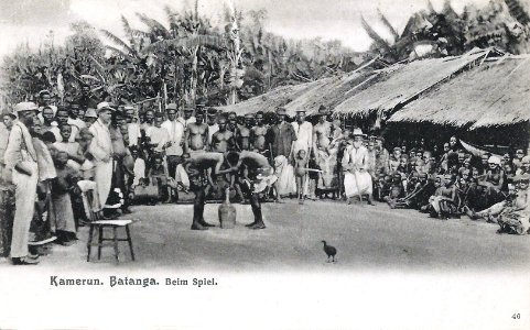 Kamerun-Batanga-Beim Spiel