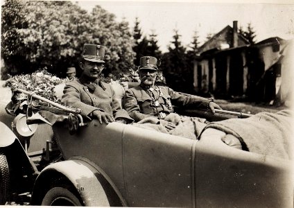 Kaiser Karl I. im Raum Snjatin am 29.7.1917 unmittelbar nach der erfolgreichen Gegenoffensive in Galizien (BildID 15566592)