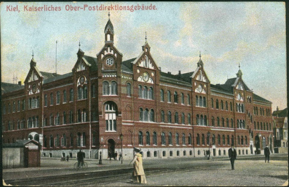 Kaiserliches Oberpostdirektion an der Jensenstraße, Ecke Eisenbahndamm (Kiel 27.040)