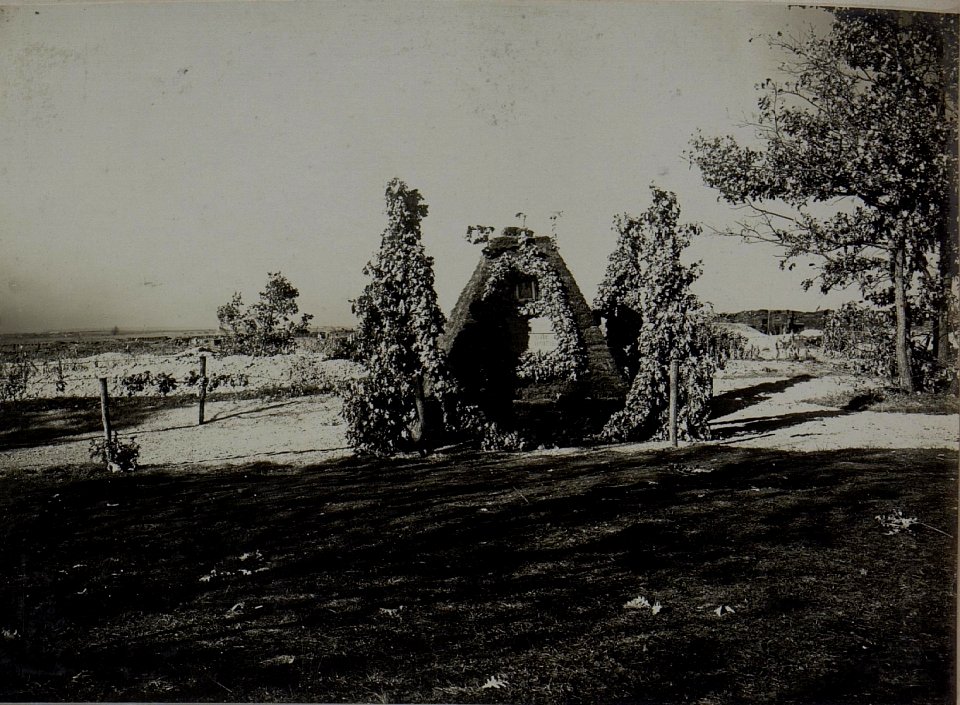 Kaiserpyramide beim Infanterie Regiment Nro.1. (BildID 15448022)