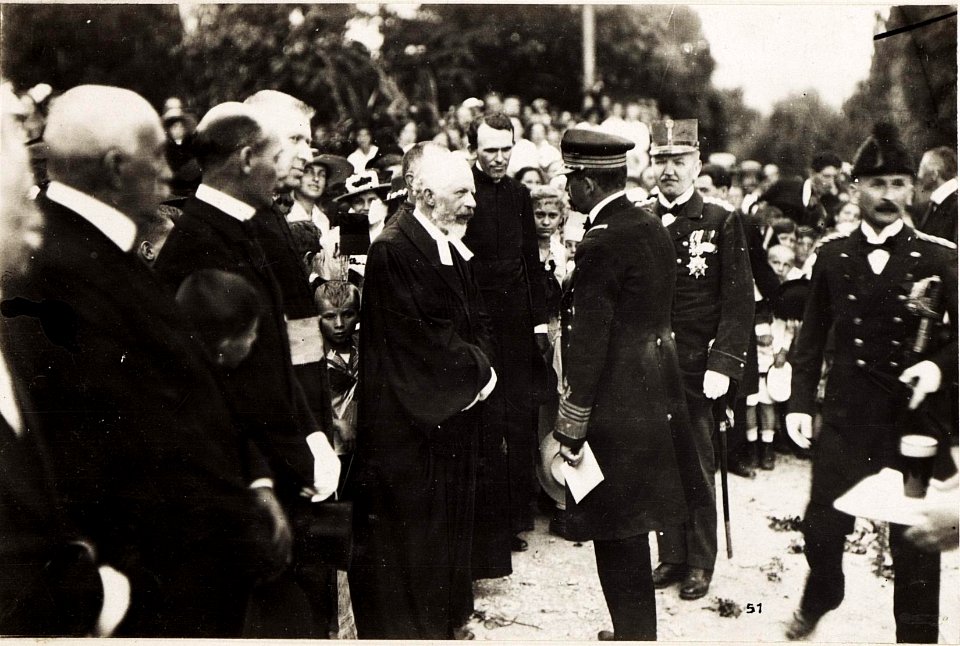 Kaiser Karl I. in Pula (Pola) während seiner Frontreise an die Isonzofront, nach Istrien, Kärnten und Vorarlberg am 3. Juni 1917 (BildID 15565135)