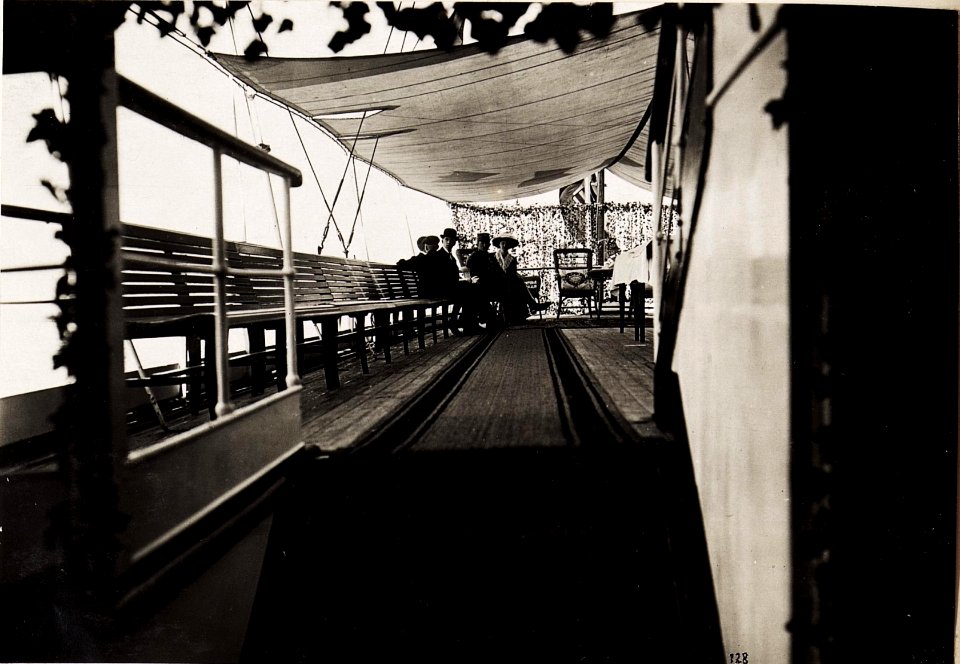 Kaiser Karl I. und Kaiserin Zita auf der letzten Station in Bregenz, während der Frontreise Kaiser Karls des I. vom 1. Juni 1917 bis zum 6. Juni 1917 an die Isonzofront, Istrien, Kärnten und Vorarlber (BildID 15565534)