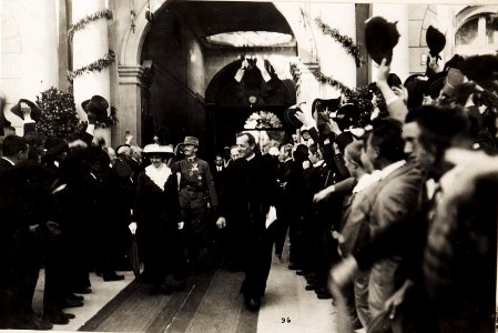 Kaiser Karl I. und Kaiserin Zita in Feldkirch, in der Stella Matutina, am 5. Juni 1917. Karl bereiste vom 1. Juni 1917 bis zum 6. Juni 1917 die Isonzofront, Istrien, Kärnten und Vorarlberg (BildID 15565415)