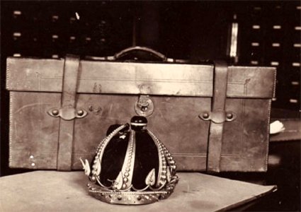 Kalakaua's crown destroyed