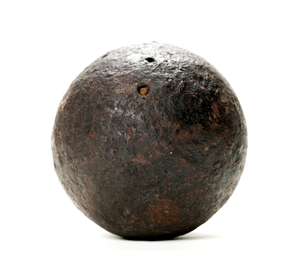 Kanonkula s.k. lod, av järn, 100 mm i diameter - Skoklosters slott - 97151