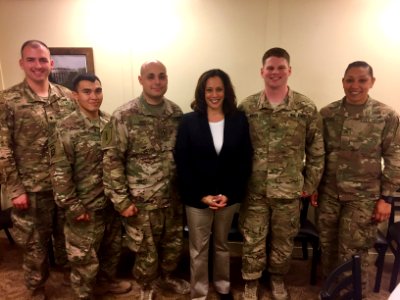Kamala Harris meets with service members in the Middle East C9oTfXDWsAIl0Ch.jpg-large