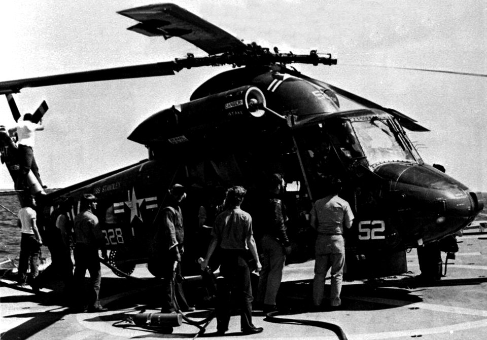 Kaman SH-2D Seasprite of HSL-30 aboard USS William H. Standley (DLG-32), in 1972
