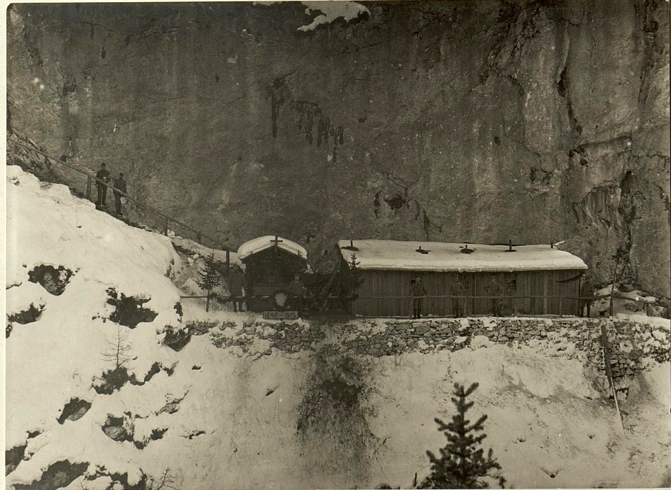 Kapelle mit Hütte des Feldpaters auf Duple Planina. (BildID 15469208)