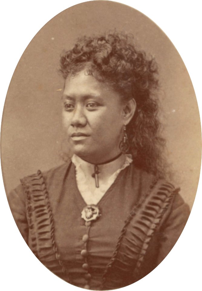 Kapoli Kamakau, Hawaii album, p. 26, portraits of men and women