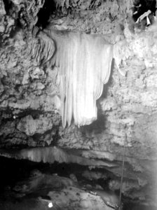 Kammare i grotta, se 010608. NV Madagaskar. Katsepe - SMVK - 010609b