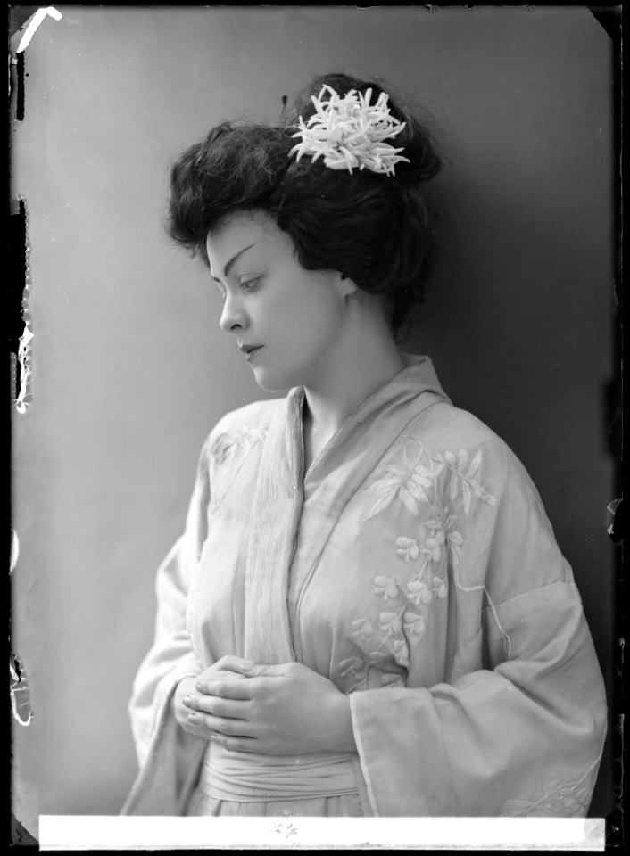Karin Molander in Det ingen vet at Intima teatern 1911 - SMV - NM050