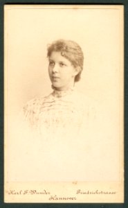 Karl F. Wunder CDV junge Frau Brustbild Leipzig Georg Brokesch Bildseite