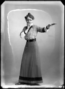 Karin Thorén in Zoologi at Lilla teatern 1912 - SMV - NT031
