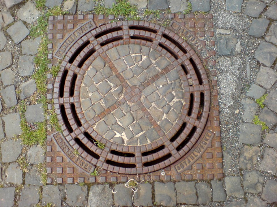 Kanalisation Hannover Lindener Eisen- & Stahlwerke Maschpark Neues Rathaus Hannover Südostecke vor dem Treppenaufgang