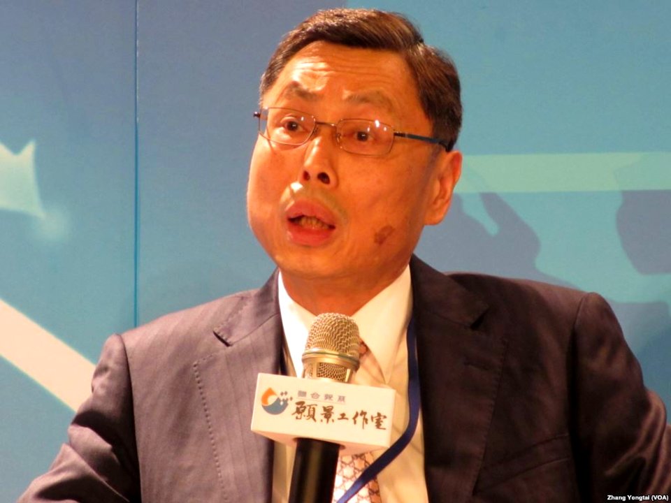 Kao Koong-lian by VOA