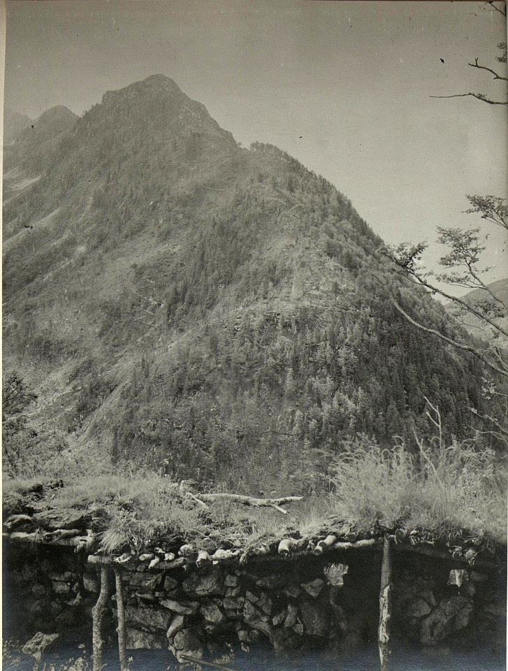 Kapellental mit LIPNIK ind Kote 1776. Aufgenommen am 27. Juli 1916. (BildID 15478717)