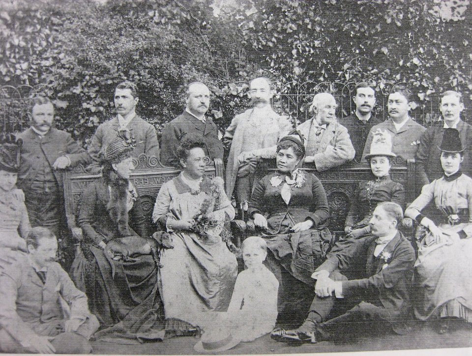 Kapiolani and Liliuokalani at the Stewart Estate, England, 1887, detailed