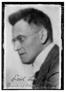 Karl Leonhardt LCCN2014714762