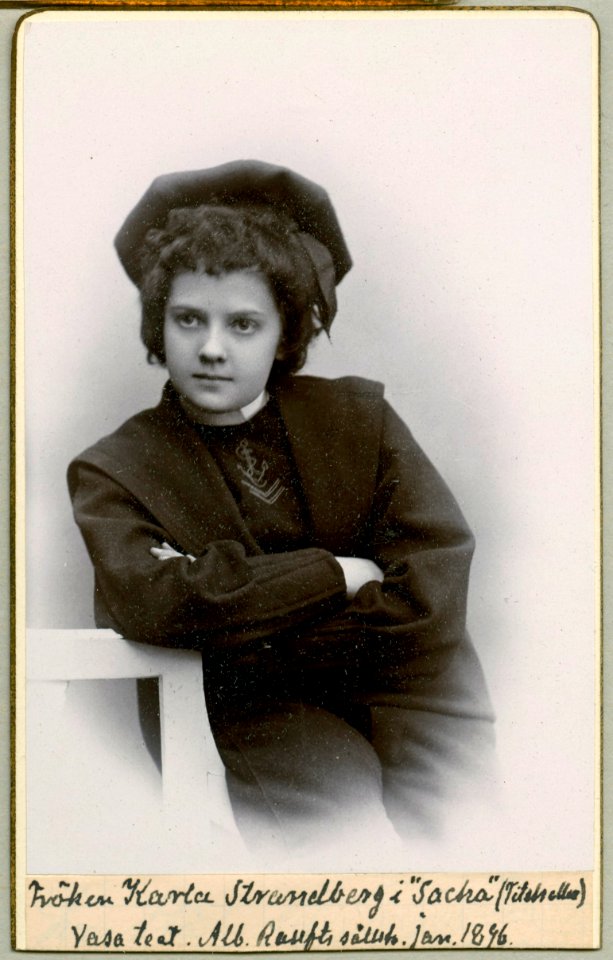 Karla Strandberg, rollporträtt - SMV - H8 039