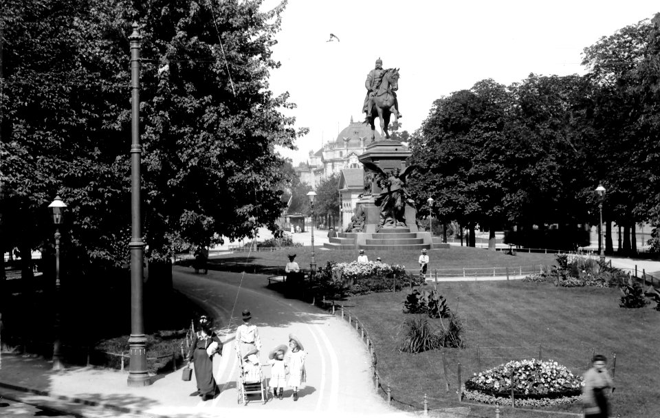 Karlsruhe, Reiterstandbild von Kaiser Wilhelm I., 1906 (8408969270)