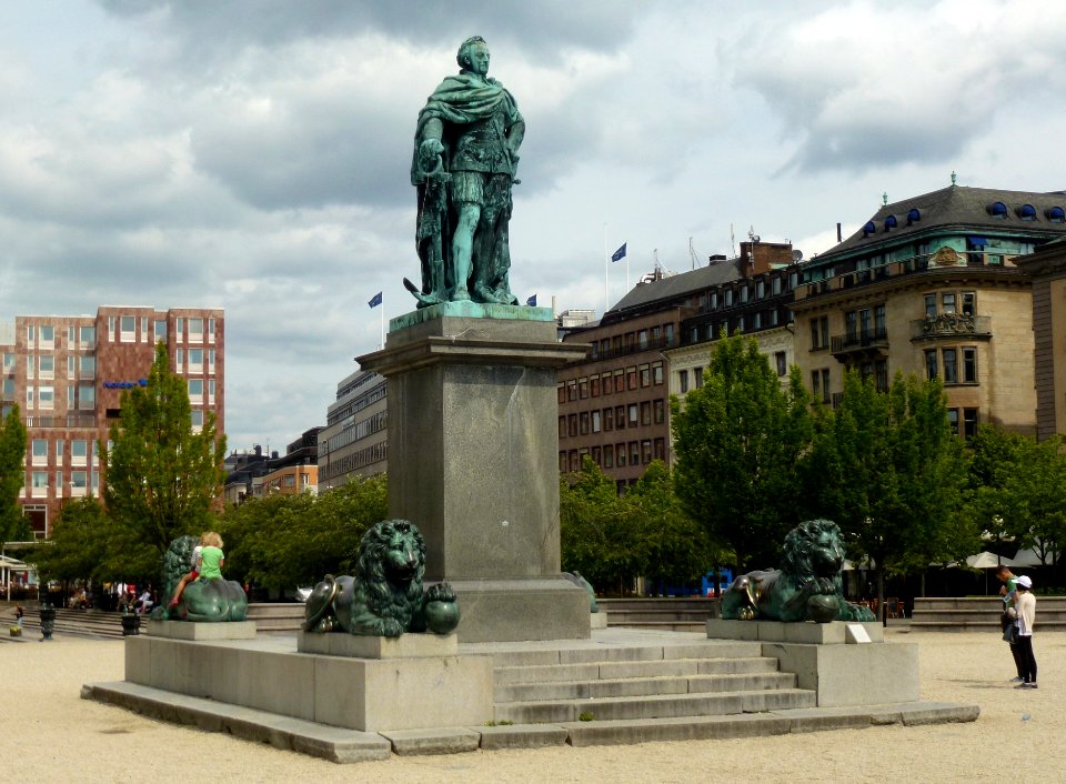 Karl XIII staty 2012a