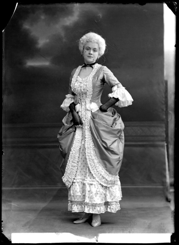 Karin Molander in Rococo at Intima teatern 1912 - SMV - GM048