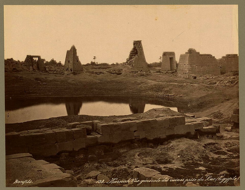 Karnak. Vue générale des ruines, prise du Lac (Égypte) - Bonfils. LCCN2004667891
