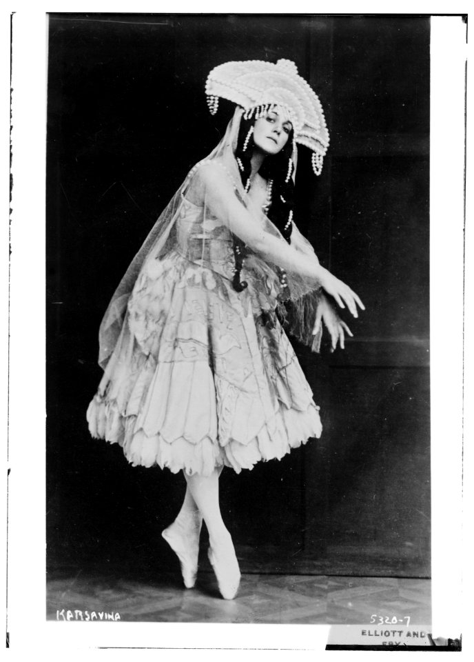 Karsavina (ballerina) LCCN2014711723