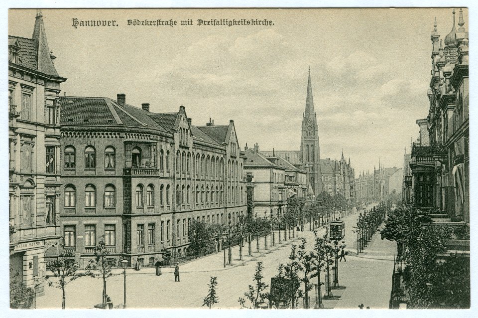 Karl F. Wunder PC 0276 Hannover. Bödekerstraße mit Dreifaltigkeitskirche
