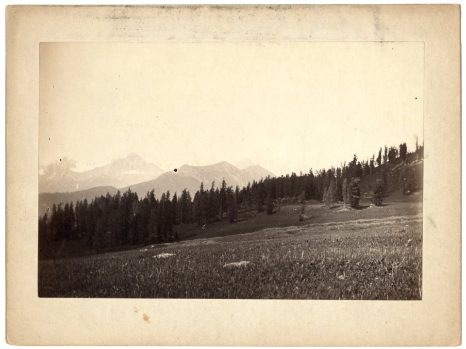 Kartoumski Alps from Rockmanafski Mts. LCCN99615447