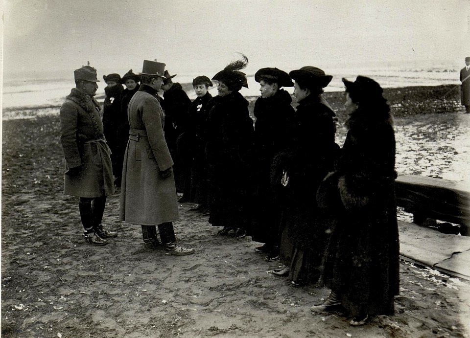 Karl I. besucht die in Altbunzlau und Brandeis stationierten Lothringer Dragoner, 26.3.1917 (BildID 15551491)