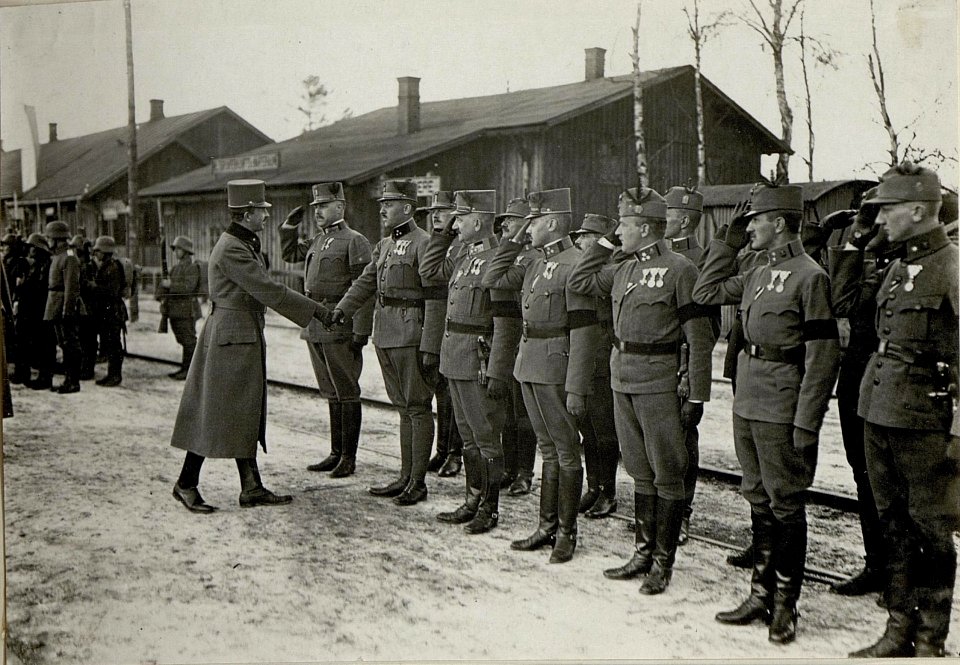 Karl I. besucht die kaiserlich deutsche Südarmee in Chodoriw, 3.5.1917 (BildID 15552660)