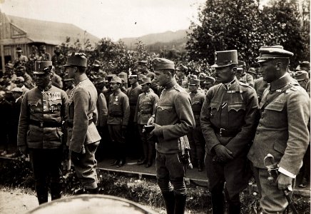 Karl I. besuchte zwischen dem 14.6.1917 und dem 18.6.1917 Stationen an der Südostfront. Am 17.6.1917 war er in Dorna Kandreny (BildID 15565688)