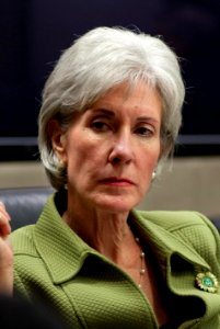 Kathleen Sebelius in HHS meeting 4-28-09 crop