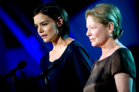 Katie Holmes and Dianne Wiest
